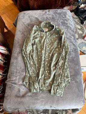 American eagle size XSmall long sleeve button up.